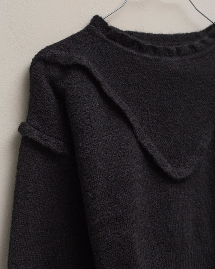 top l/s knit v frill yoke sweater - black