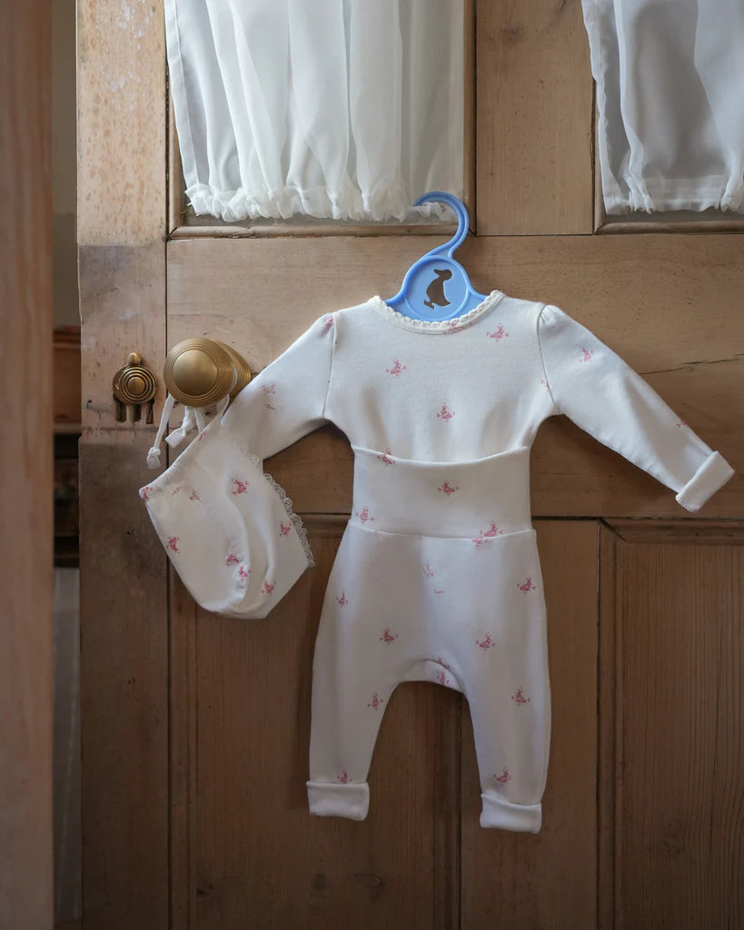 set outfit scalloped puff sleeve top and leggings with bonnet - folk bunny