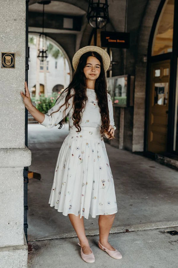 set outfit allover embroidered shirt and pleated skirt - white