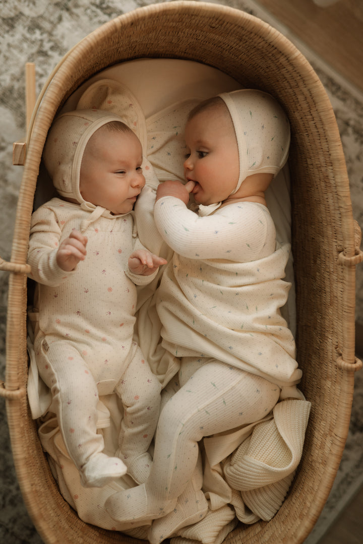 set footie  ribbed print with bonnet and blanket - leaf bud